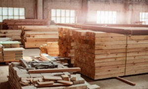 La lavorazione del legno può contenere sostanze chimiche nocive utilizzate ad esempio nella verniciatura dei mobili